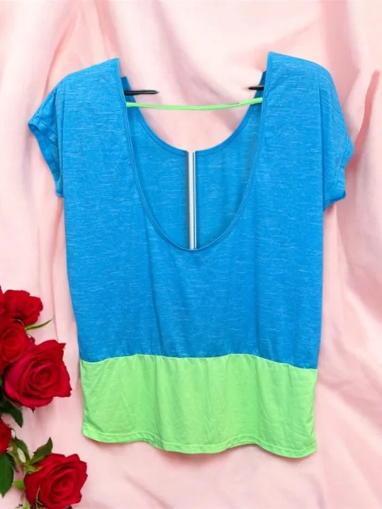 Nike Dri Fit Blue Green Workout Top Size M - Picture 2 of 6